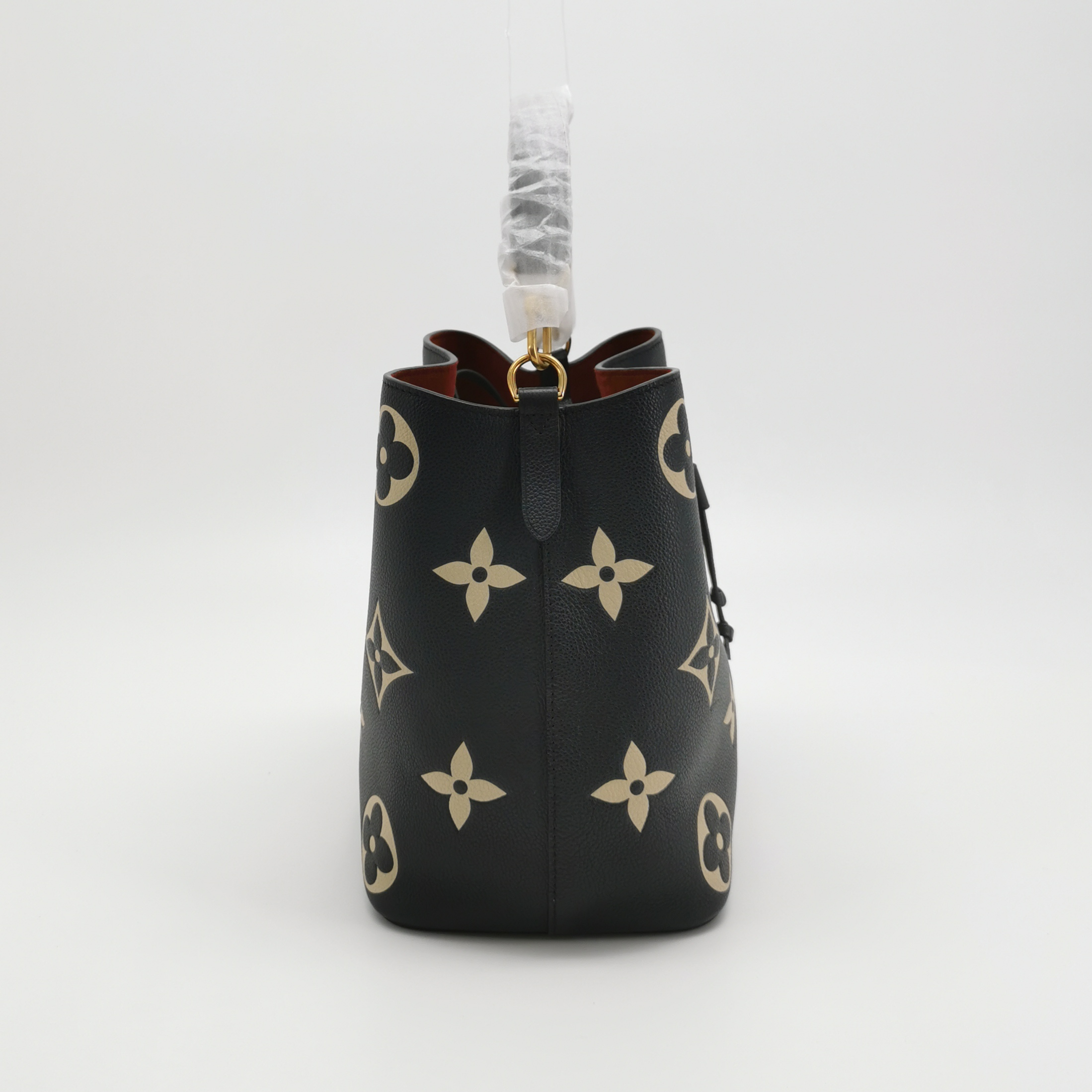 Louis Vuitton NÉONOÉ MM in Black Monogram Empreinte Leather with Matching Giant Monogram Pouch view 8