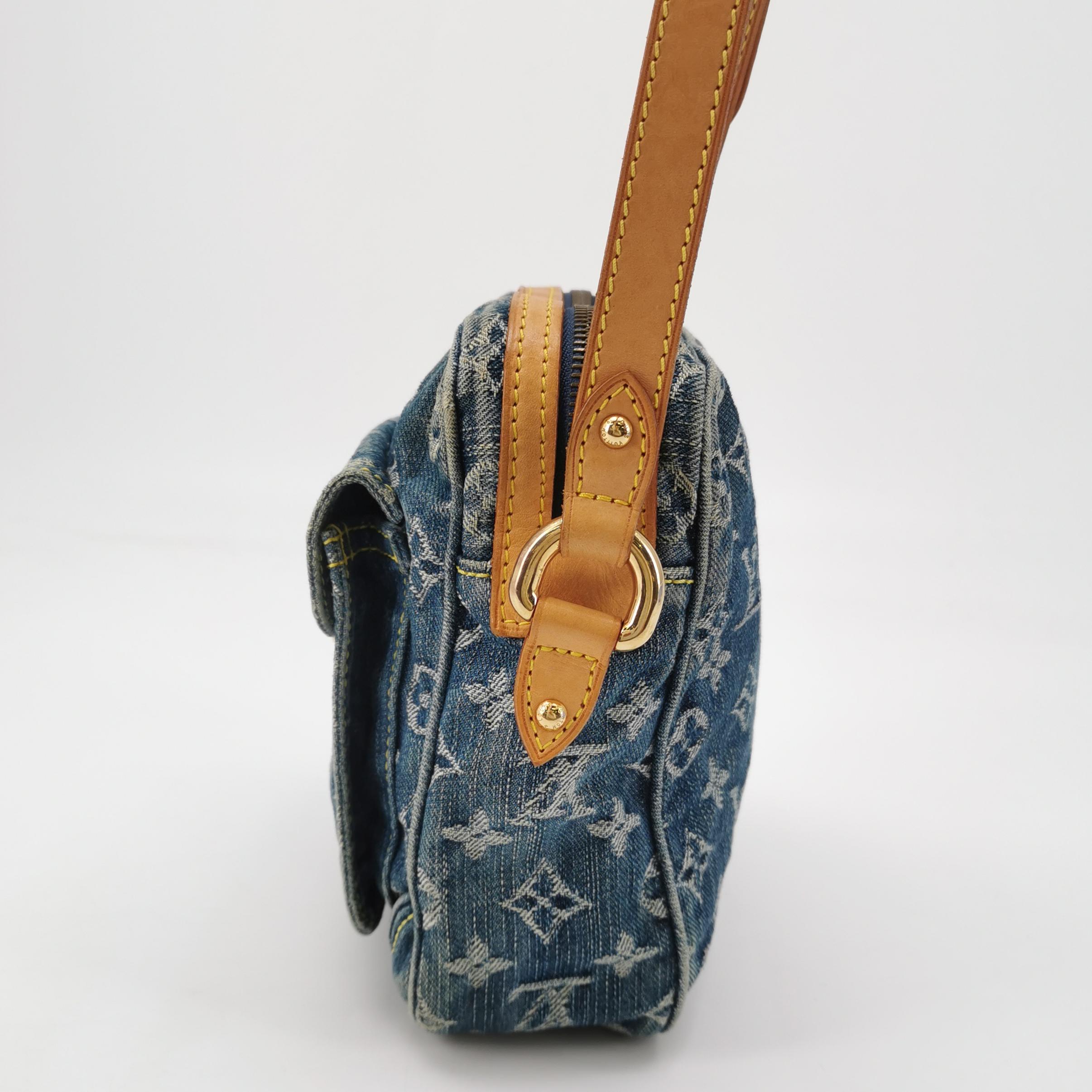 Louis Vuitton Baggy PM in Blue Denim Monogram with Vachetta Leather Trim view 5
