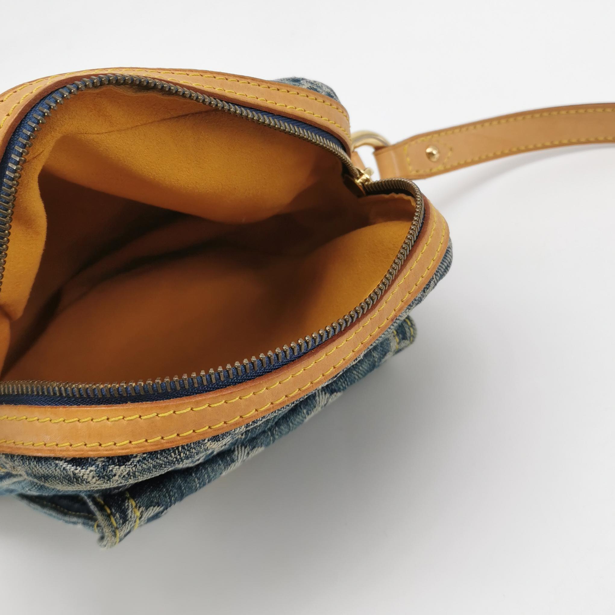 Louis Vuitton Baggy PM in Blue Denim Monogram with Vachetta Leather Trim view 7