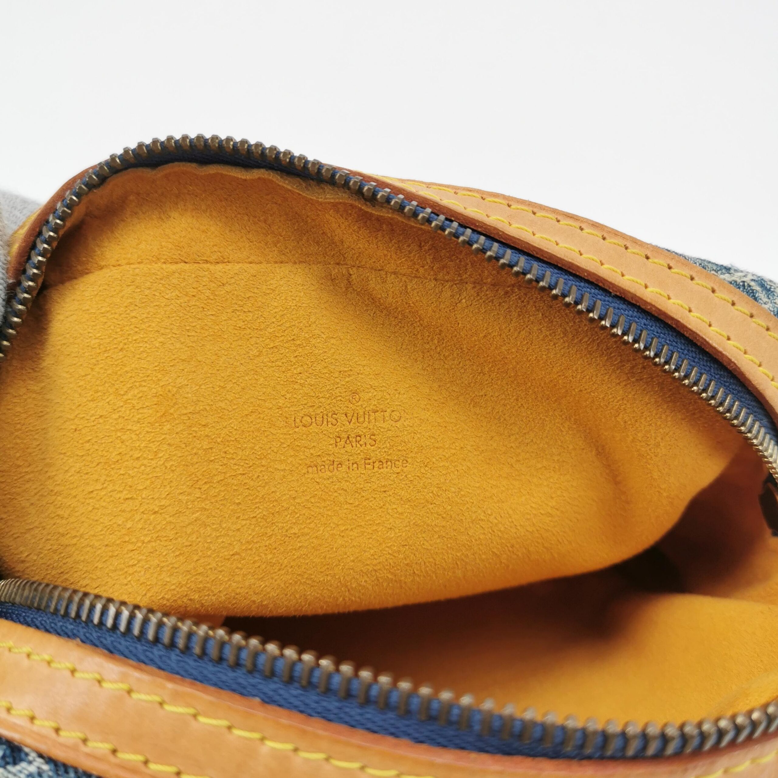 Louis Vuitton Baggy PM in Blue Denim Monogram with Vachetta Leather Trim view 8