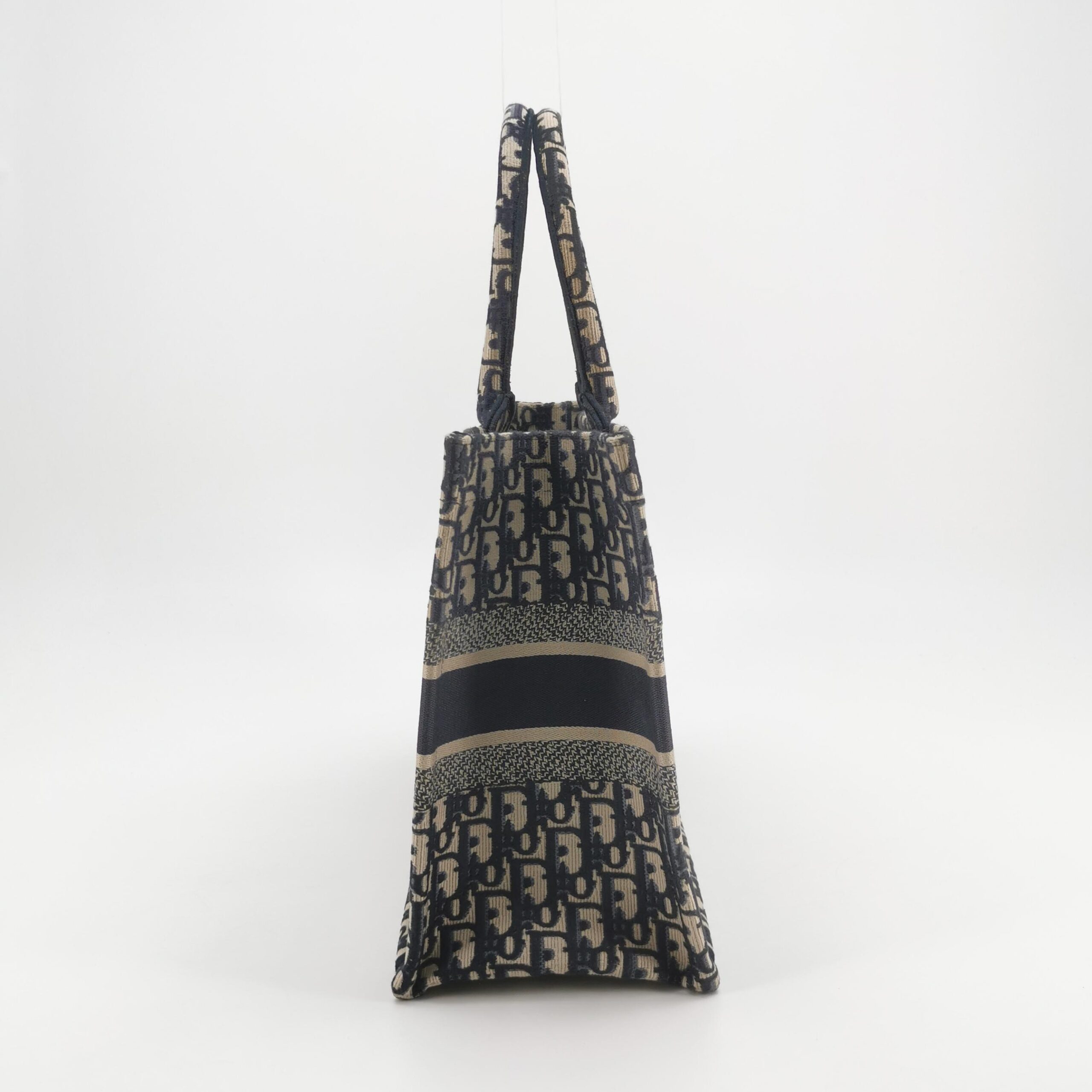 Dior Book Tote Medium in Black Oblique Jacquard view 4