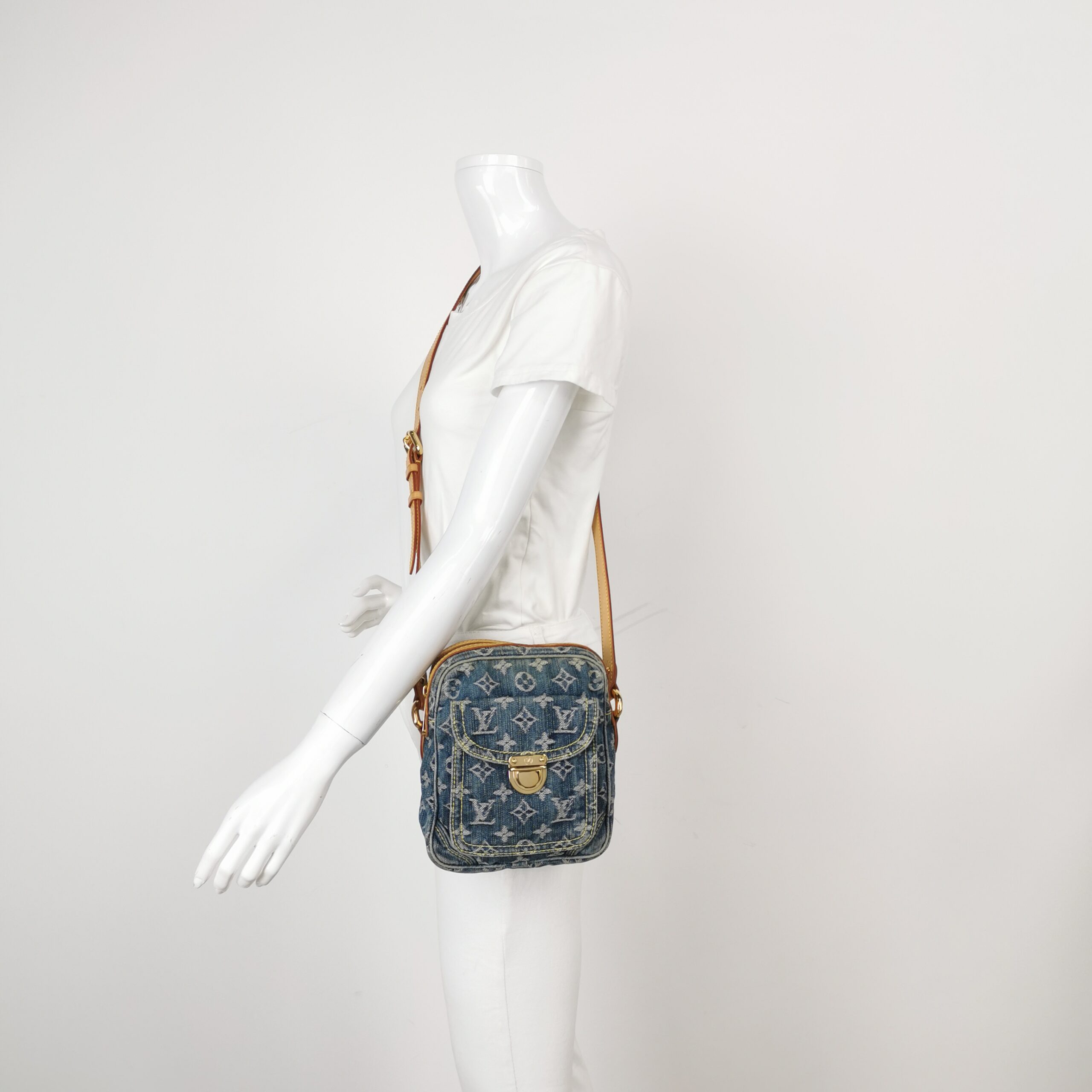 Louis Vuitton Baggy PM in Blue Denim Monogram with Vachetta Leather Trim view 2